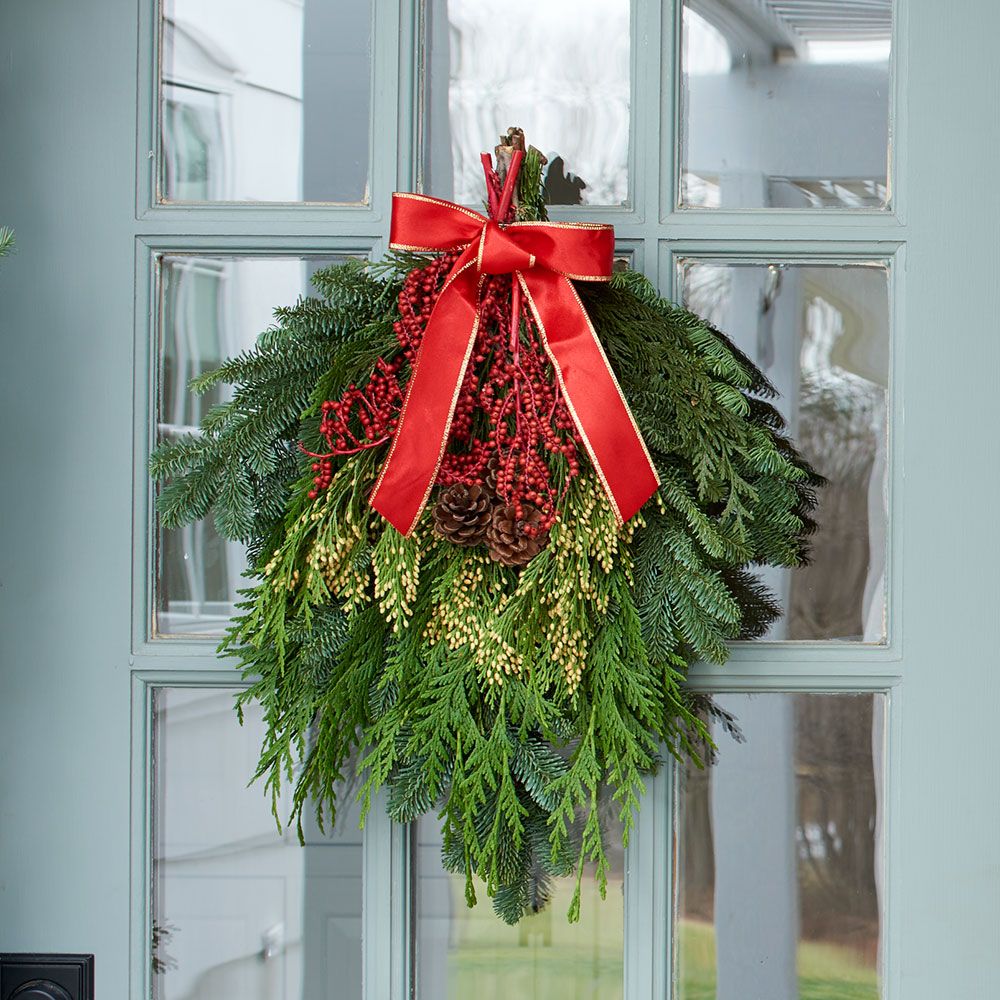 Canella Berry & Cone Door Greeter